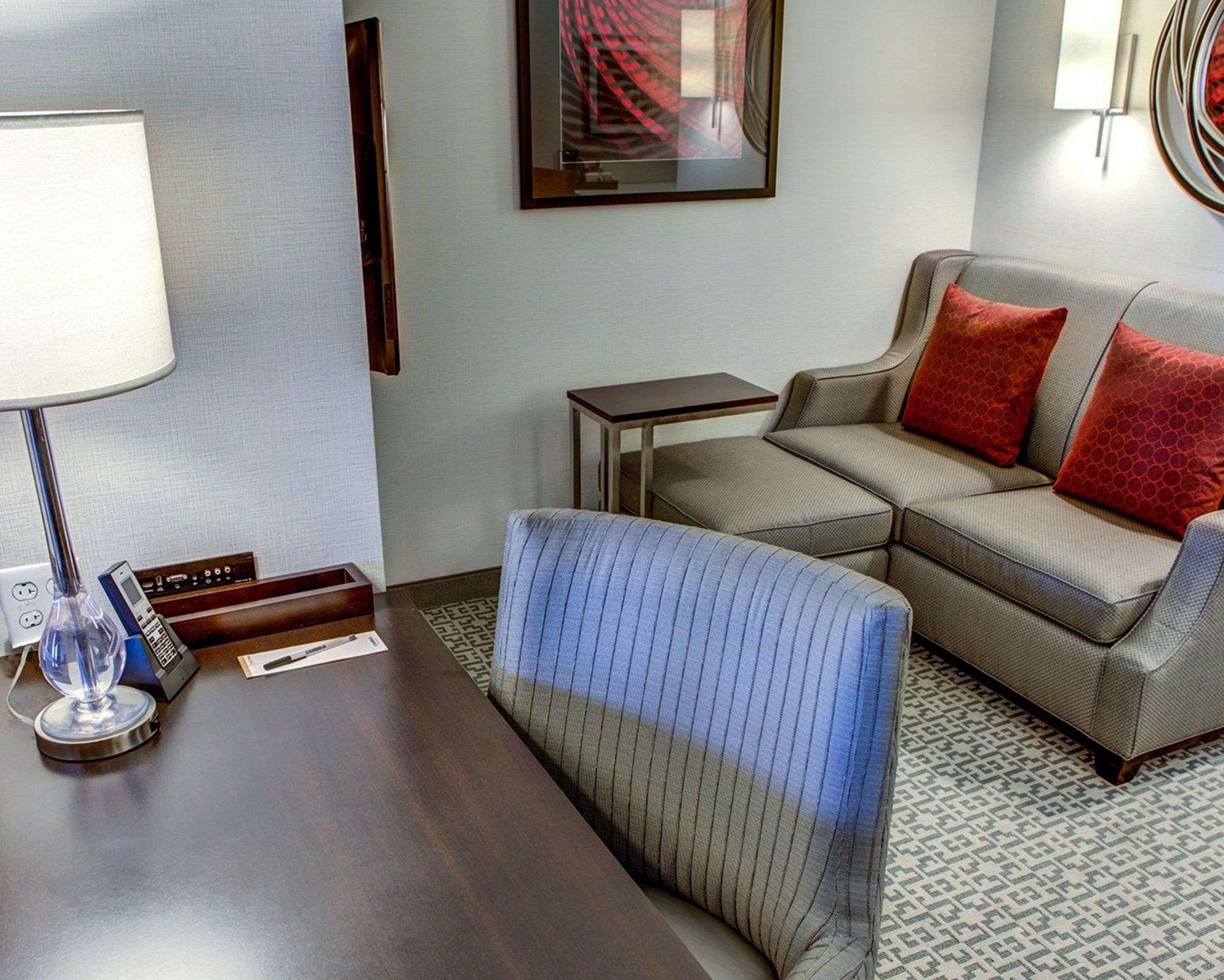Cambria Hotel White Plains - Downtown Екстериор снимка