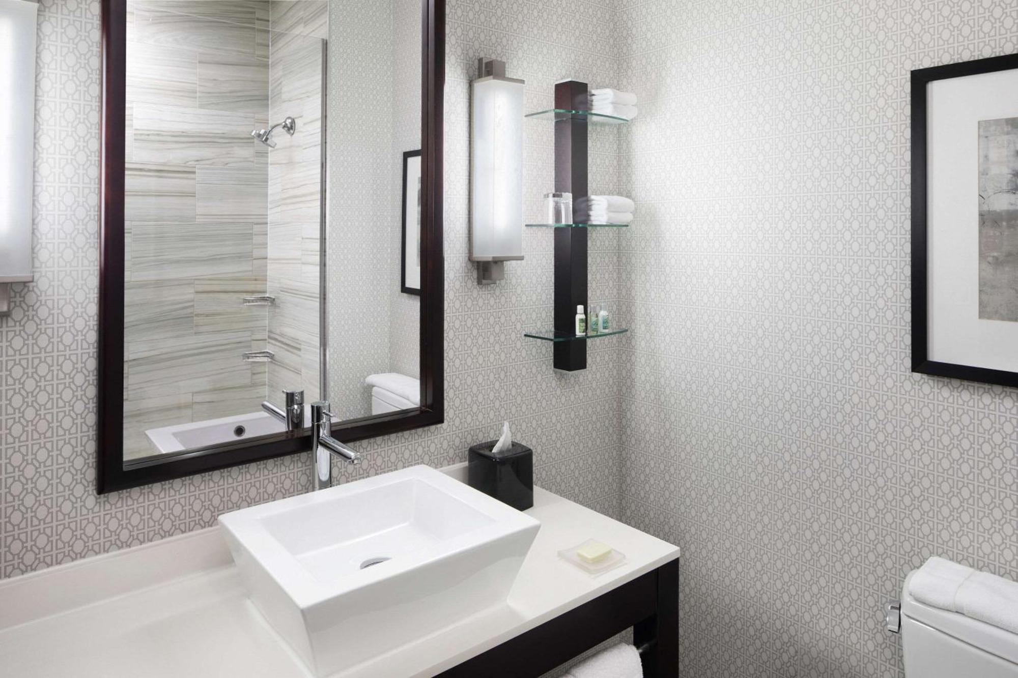 Cambria Hotel White Plains - Downtown Екстериор снимка